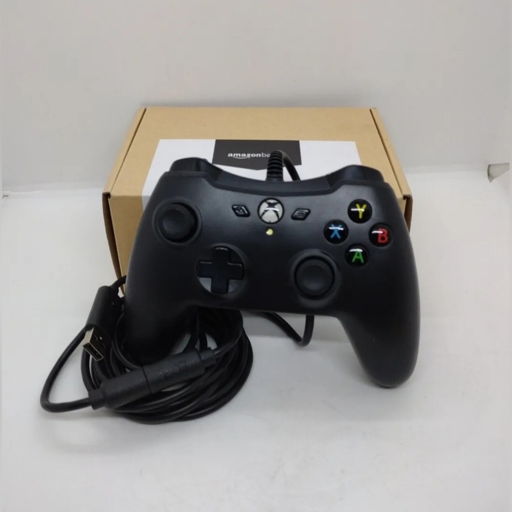 Amazon Basics XBOX One Video Game Controller Wired Black  NEW SEALED!!